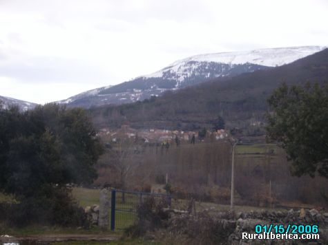 Villafranca y su sierra - Villafranca de la Sierra, vila, Castilla y Len