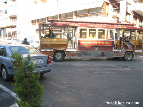 Tranvia turstico. Benidorm, Alicante - Benidorm, Alicante, Comunidad Valenciana