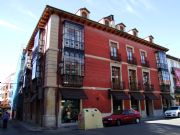 Edificio singular en la Plaza del Conde
