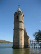 Iglesia hundida por el Pantano del Ebro. Las Rozas de Valdearroyo, Cantabria