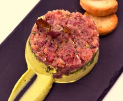 Tartar de at�n rojo con algas y guacamole
